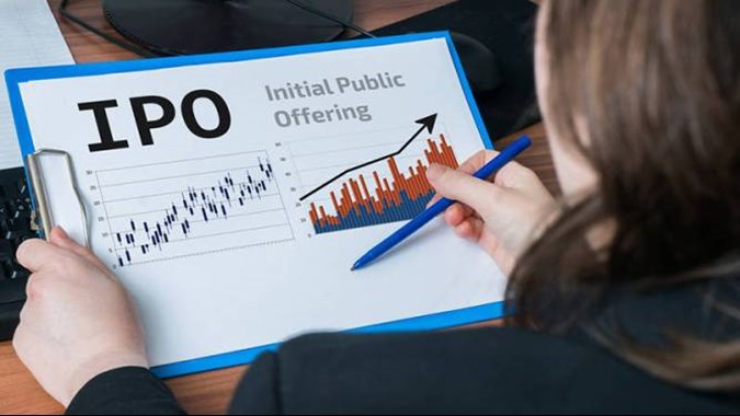 Perusahaan Go Public