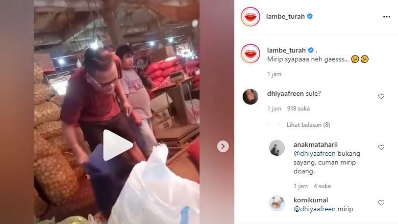 Viral di media sosial sosok pria yang mirip dengan komedian Sule sedang berada di pasar membongkar karung berisi bawang merah.