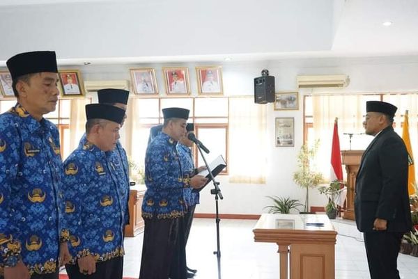 Wabup Richi Aprian Lantik Enam jabatan Administrator