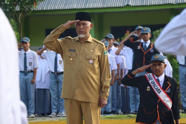 Siswa SMAN 1 Talamau Harus Siap Jadi Pelopor Bangsa
