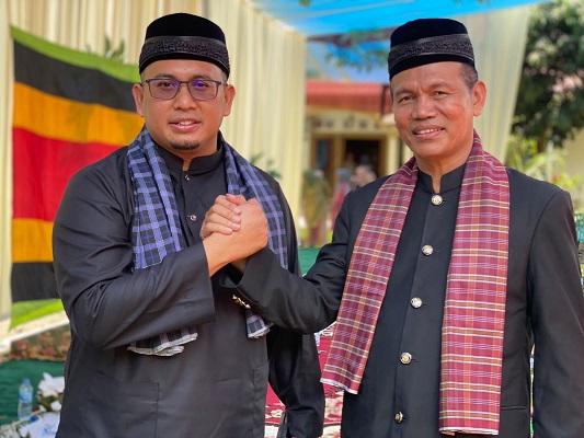 Dari kiri ke kanan: Anggota DPR RI, Andre Rosiade dan Wali Kota Pariaman, Genius Umar. (Ist)