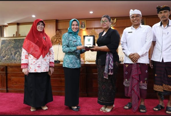 Kader Posyandu Sumbar Berprestasi