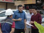 Wako Fadly Amran Tinjau Pengerjaan Pedestrian Pasar