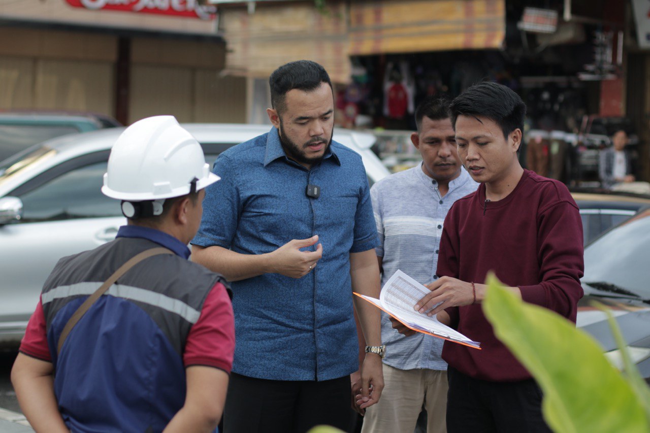 Wako Fadly Amran Tinjau Pengerjaan Pedestrian Pasar