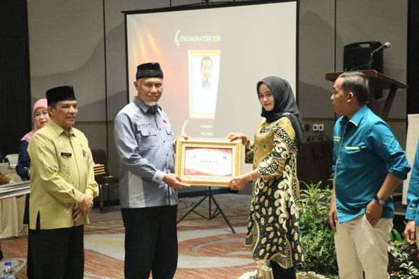Penghargaan PL-UMKM dan Enumerator Terbaik 2022