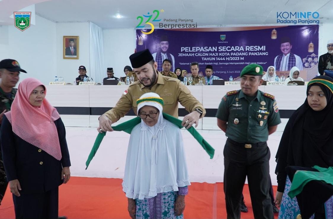 Wako Padang Panjang Fadly Amran Lepas 118 Jemaah Haji
