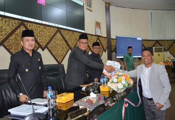 DPRD Kota Padang dan Pemko Padang Sahkan Perda No.7 Tahun 2023