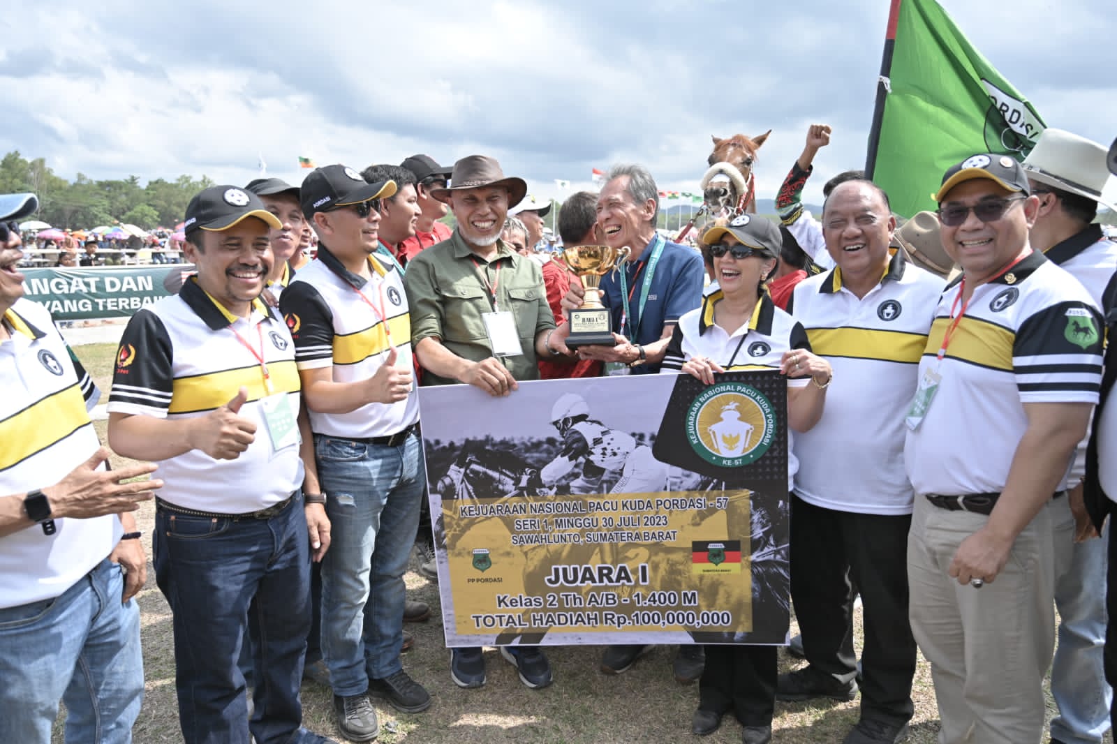 Bulan Oktober, Lomba Pacu Kuda Memperebutkan Piala Gubernur Sumbar