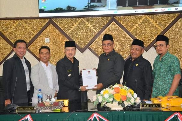 DPRD Kota Padang dan Pemko Padang Sahkan Perda No.7 Tahun 2023