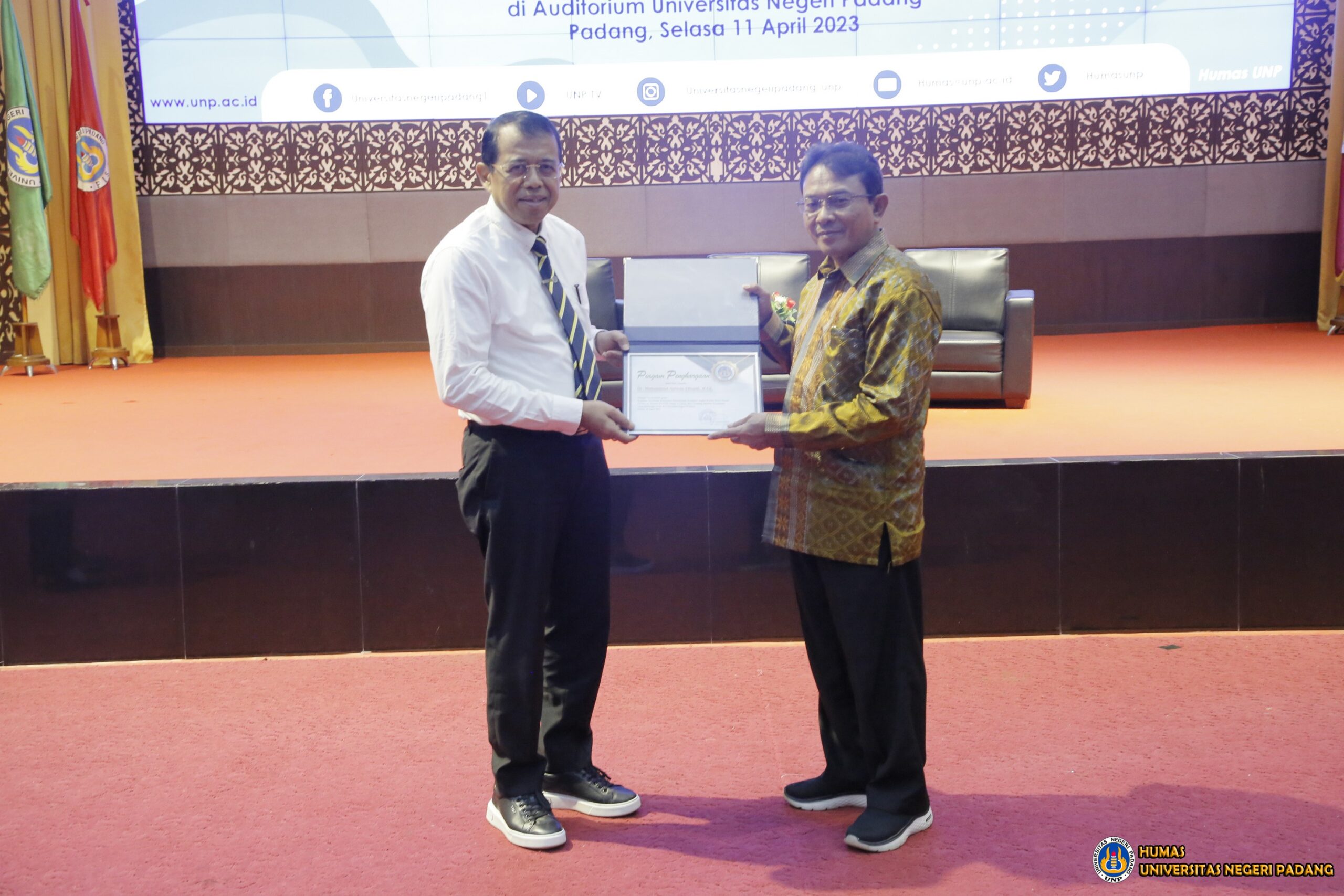 Direktur Sumber Daya Ditjen Diktiristek Mohammad Sofwan Effendi Berikan Sosialisasi Kebijakan Penyelesaian Angka Kredit (PAK) Kepada Dosen UNP