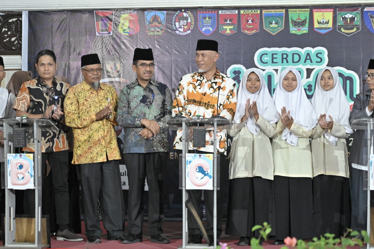 Gubernur Sumbar Berikan Umroh untuk Peraih Juara I Lomba Cerdas Quran tingkat SMA/SMK/MA Se Sumbar