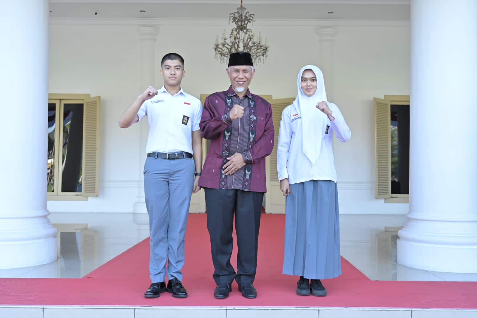 Gubernur Sumbar Mahyeldi Sampaikan Pesan Kepada Dua Pelajar Sumbar Jadi Paskibraka Nasional