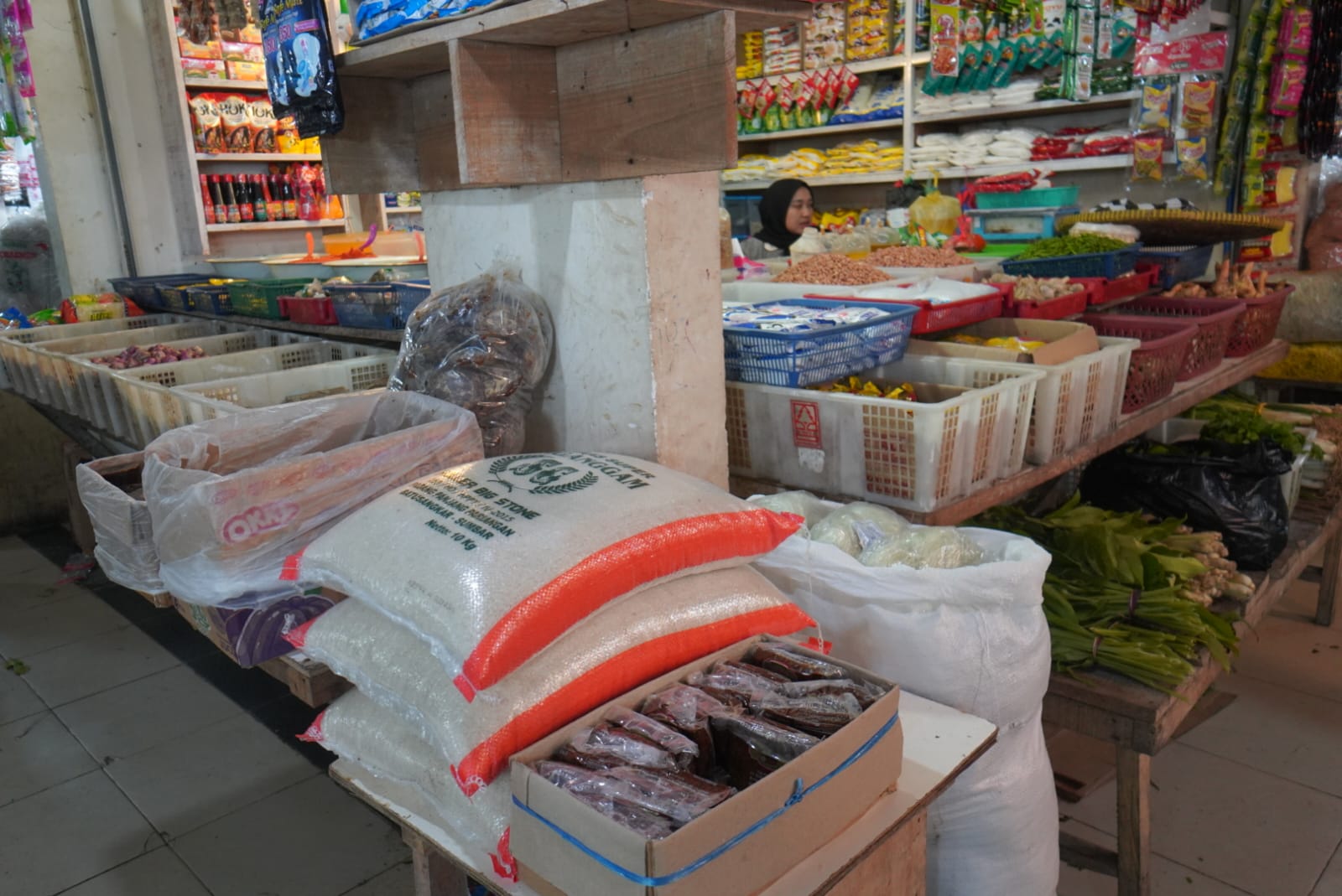 Dampak El Nino dan Hama Tikus, Harga Beras Meningkat di Padang Panjang