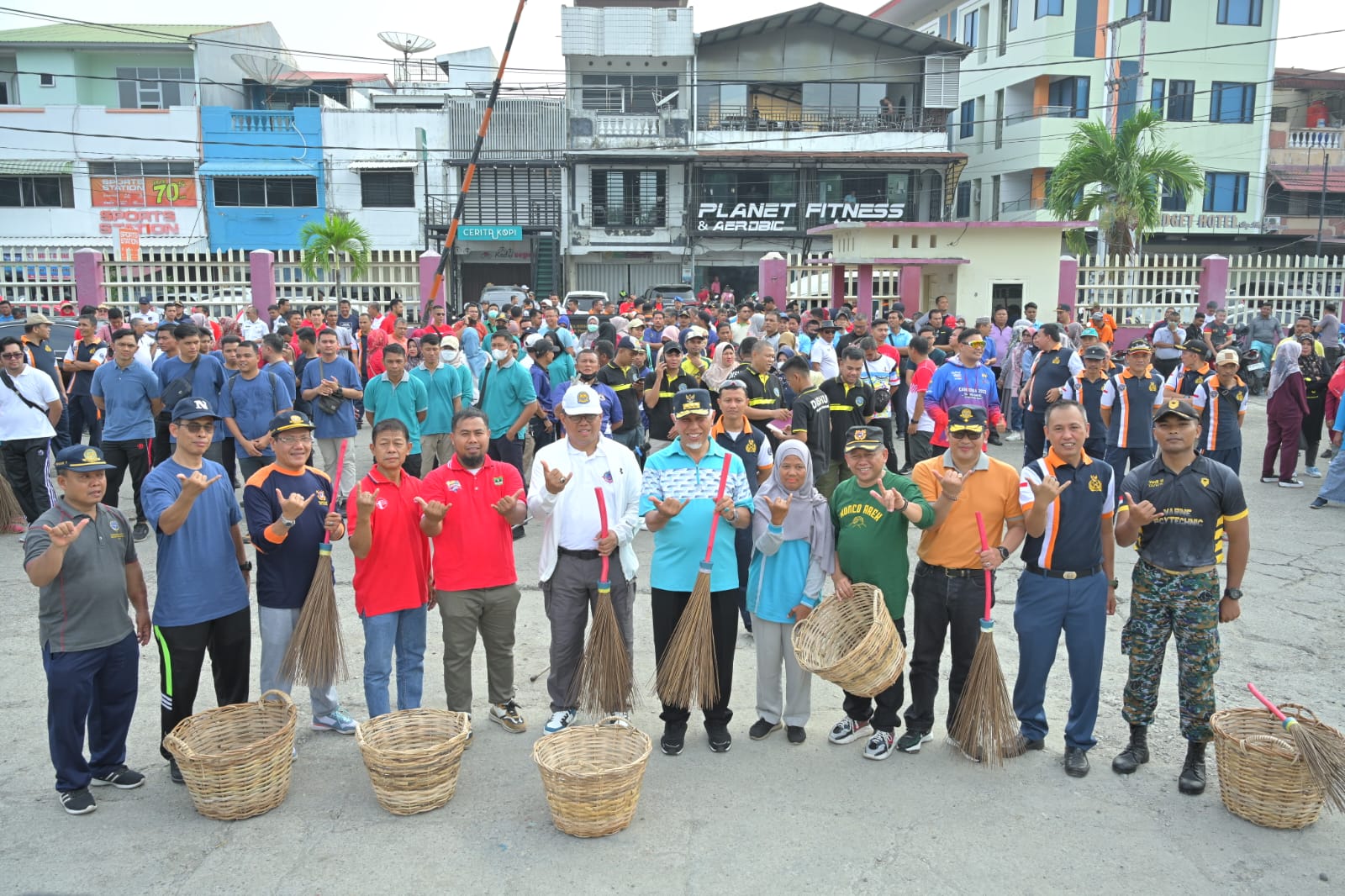 Gerakan Bersih Hari Perhubungan Nasional 2023, Gubernur Sumbar Ingatkan Sampah Tanggung Jawab Bersama