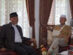 Gubernur Mahyeldi Ansharullah Bezuk Mantan Wawako Padang Emzalmi