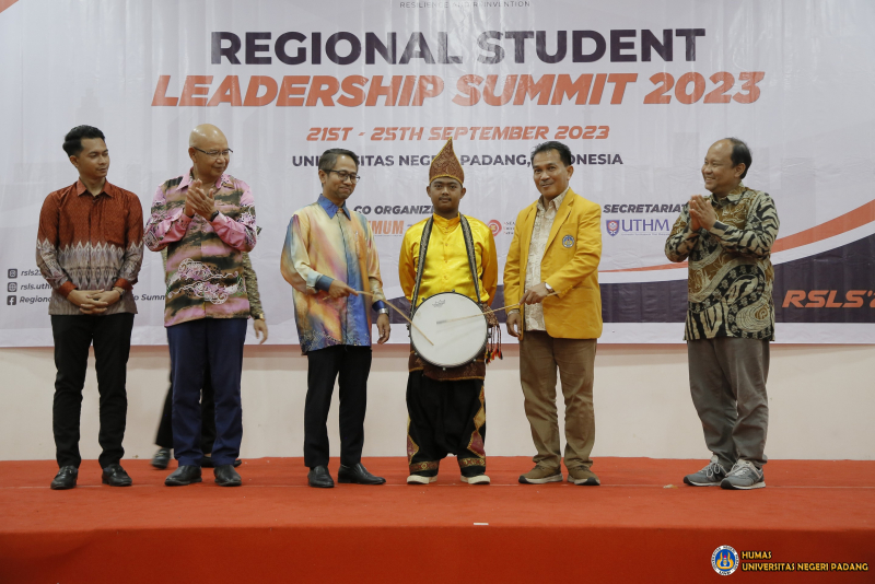 Universitas Negeri Padang Jadi Tuan Rumah Konferensi Regional Student Leadership Summit 2023