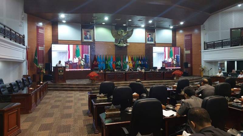 DPRD Sumbar Gelar Rapat Paripurna, Gubernur Sumatera Barat Berikan Tanggapan Terhadap Pandangan Fraksi
