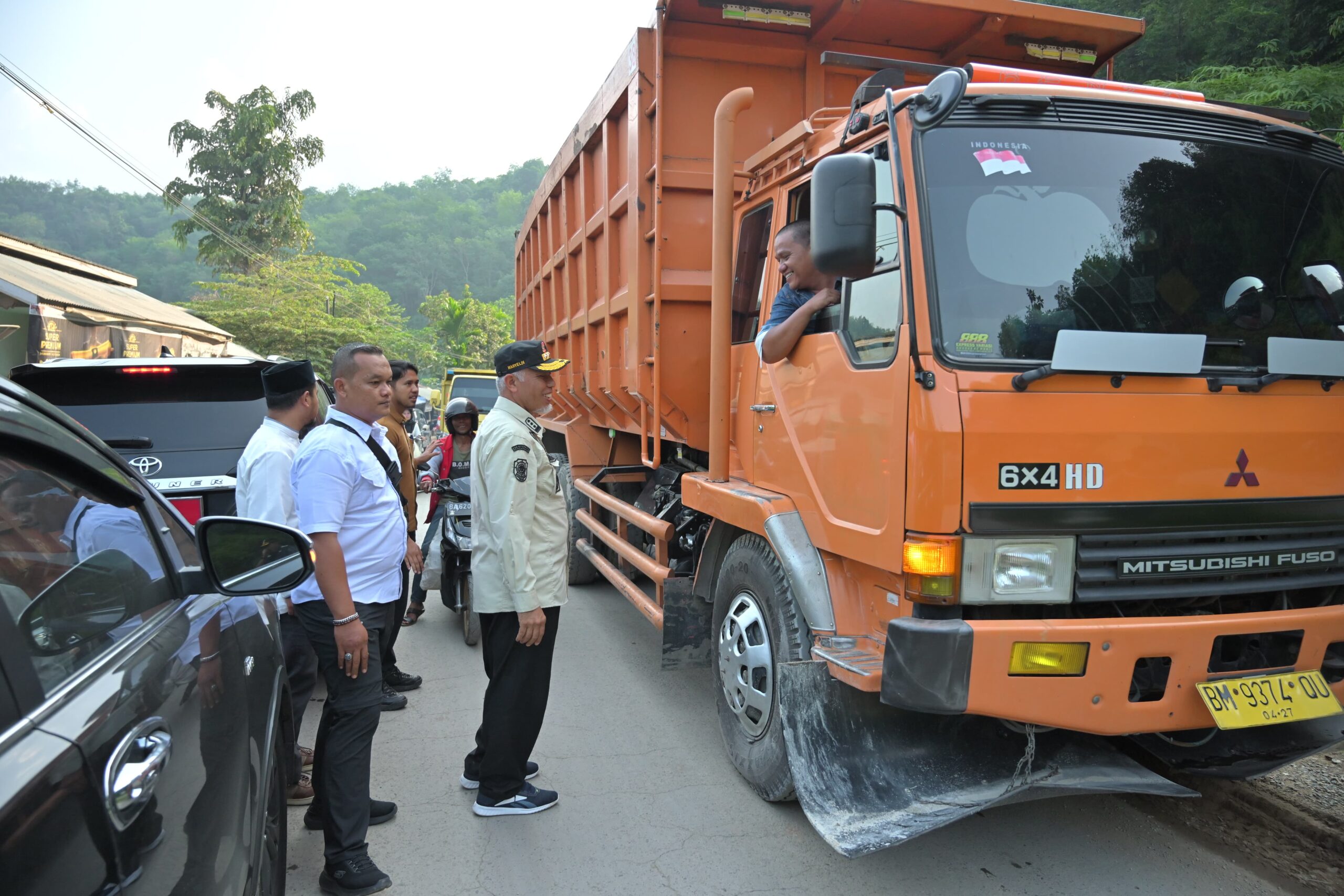 Jalan Penghubung Payakumbuh-Lintau Rusak, Gubernur Sumbar Akan Perbaiki