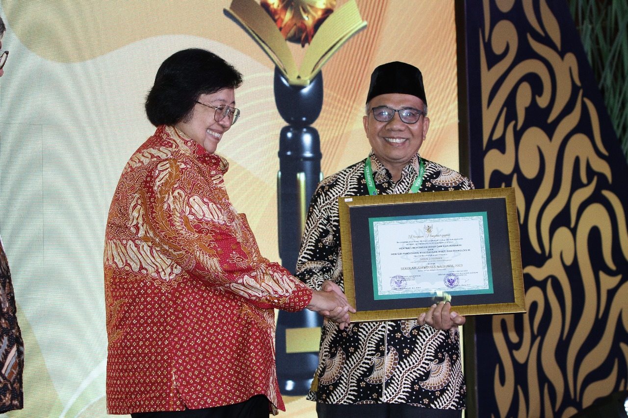 Raih Penghargaan Adiwiyata Nasional, Pemerintah Kabupaten Pesisir Selatan Berikan Dana Stimulan SMA Negeri 2 Painan