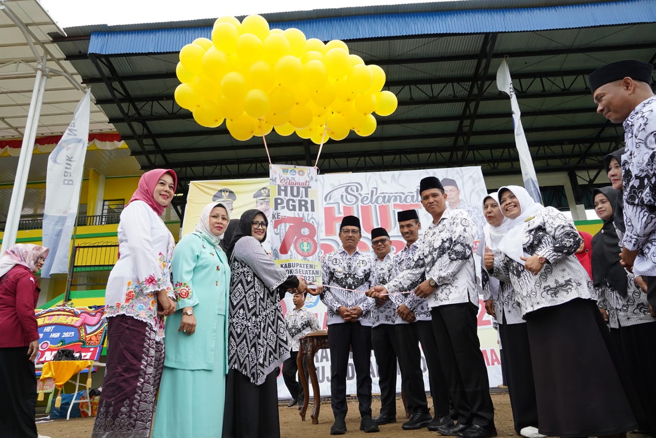 Bupati Solok Selatan Khairunas Ucapkan Selamat Hari Guru