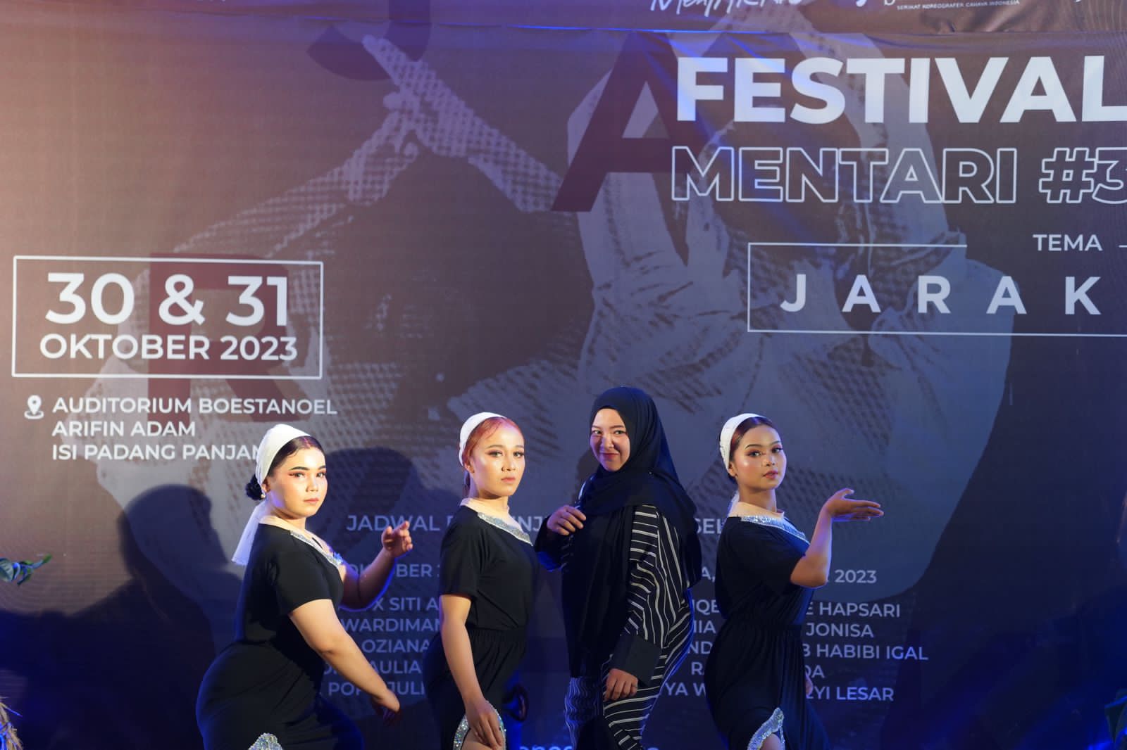 Festival MenTARI III Wadah Ruang Kreasi bagi Koreografer Muda Sumbar