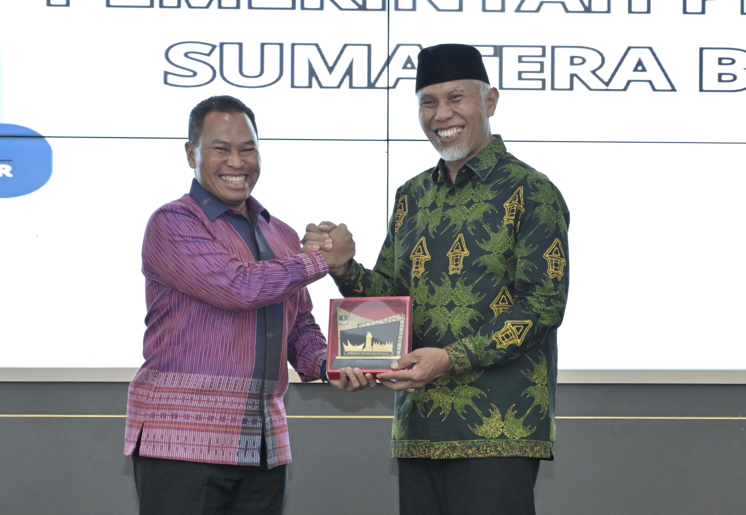 Gubernur Mahyeldi Ansharullah dan Forkopimda Sumbar Menjamu Panglima Koarmada I, Tegaskan Pentingnya Sinergitas dalam Menjaga Kedaulatan NKRI