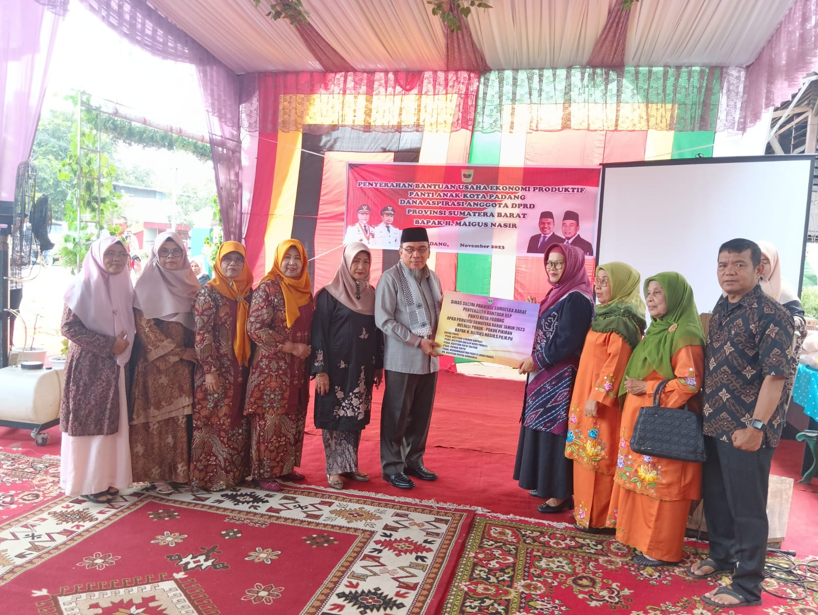 Penyerahan Dana Aspirasi Maigus Nasir Tingkatkan Usaha Ekonomi Produktif di Panti Asuhan Aisyiyah Cabang Ampang