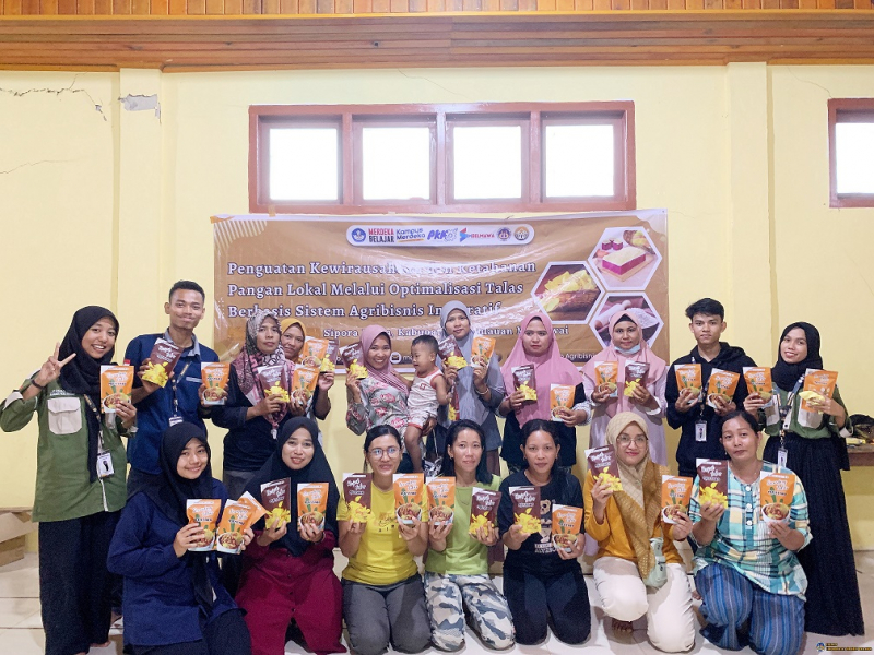 Perkuat Jiwa Wirausaha dan Ketahanan Pangan Masyarakat Kepulauan Mentawai, Mahasiswa UNP Luncurkan Program Agribisnis Integratif Talas
