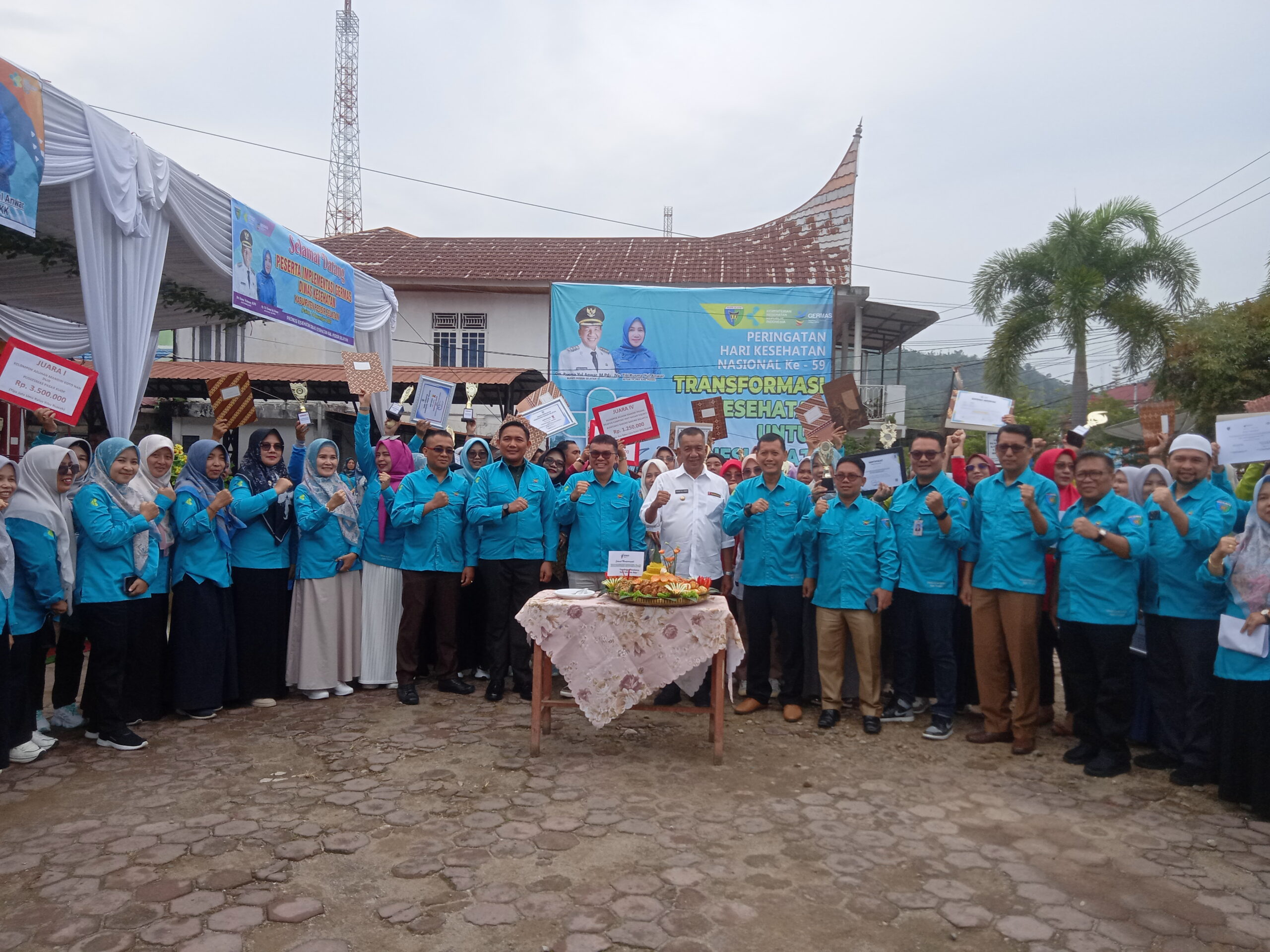 Peringatan HKN ke-59 di Pesisir Selatan, Rusma Yul Anwar: Tenaga Kesehatan Berprestasi Raih Penghargaan