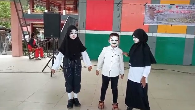 Pesisir Selatan Kembangkan Bakat Siswa Melalui Pegelaran Pentas Seni Pantai Carocok Painan