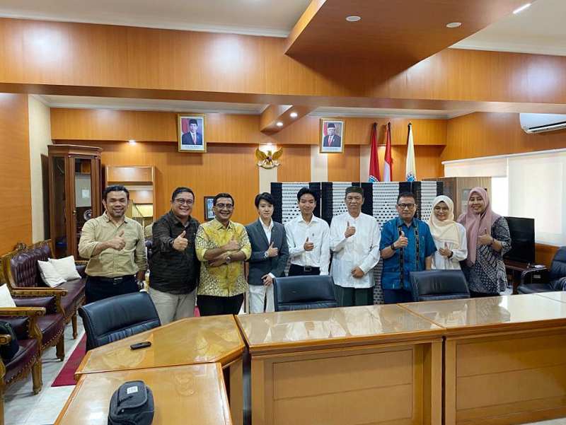Tiga Mahasiswa Kamboja Kuliah di Fakultas Ilmu Sosial Universitas Negeri Padang