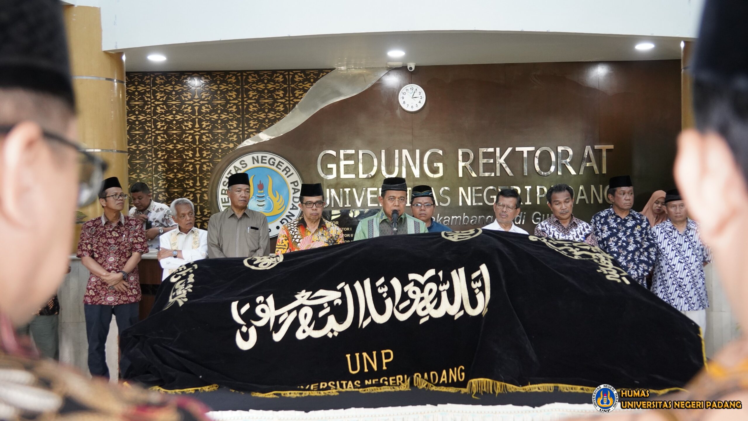 Universitas Negeri Padang Berduka, Wakil Rektor III Drs. Hendra Syarifuddin Berpulang ke Rahmatullah