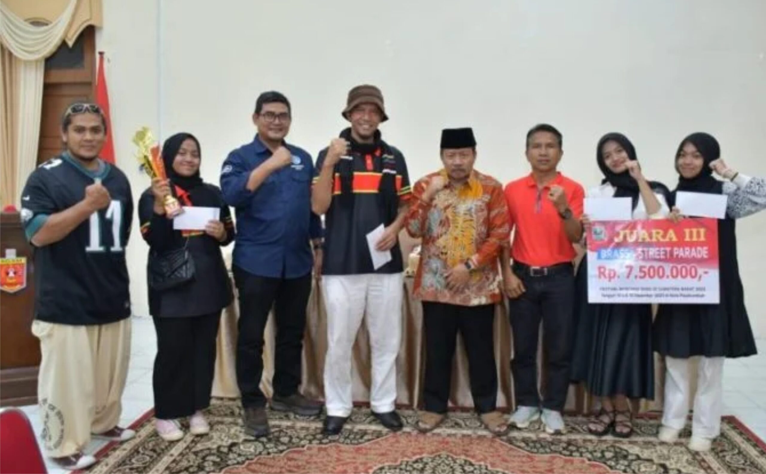 Bupati Agam Andri Warman Apresiasi Marching Band ISMSI