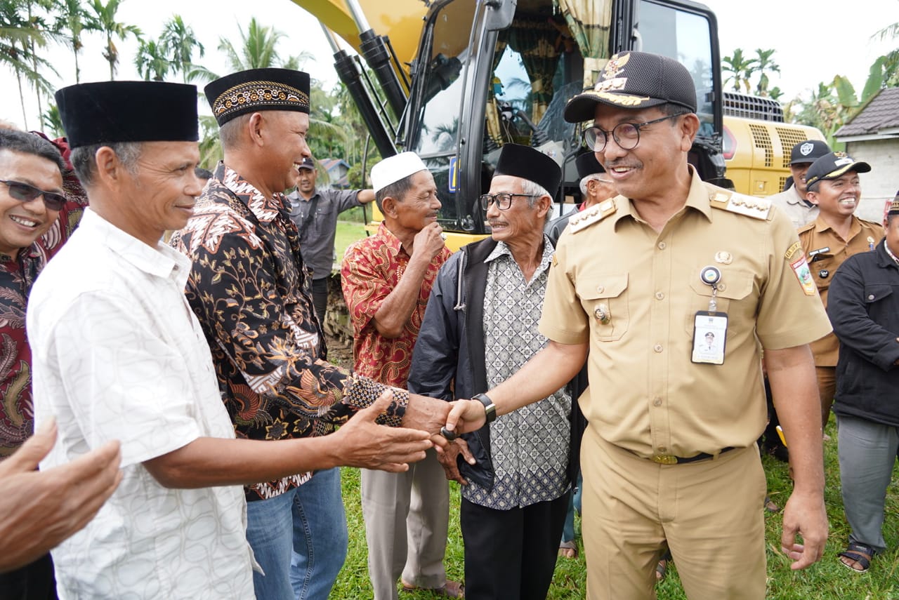 Pemkab Solok Selatan Luncurkan Program Unggulan di Lubuk Gadang Timur, Bangun Jalan Sungai Bakek - Pinggiran Batang Sangir