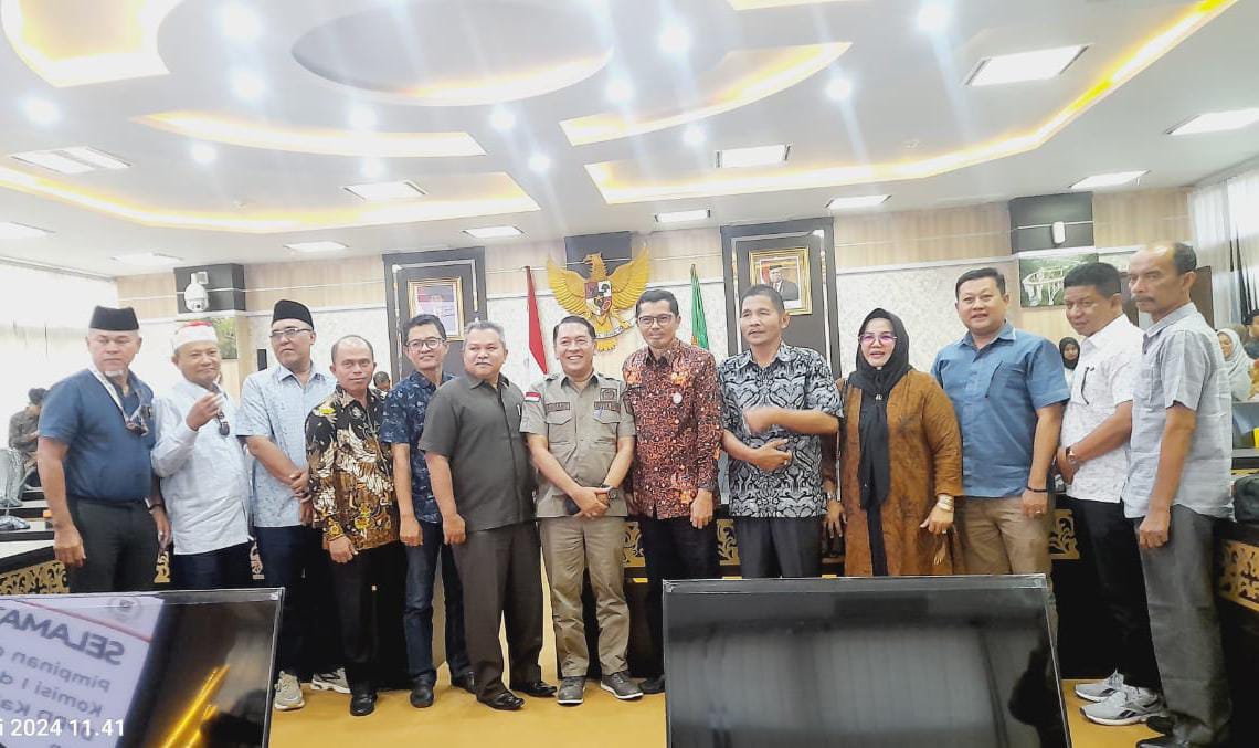 Sekretaris DPRD Sumbar Raflis Menerima Kunjungan DPRD Sijunjung dan Pasaman Barat untuk Konsultasi