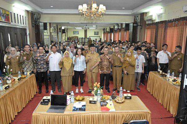 Vocational Scholl Graduate Academy 2024, Gubernur Mahyeldi Ingatkan Pentingnya Peningkatan Kompetensi Angkatan Kerja Sumatera Barat
