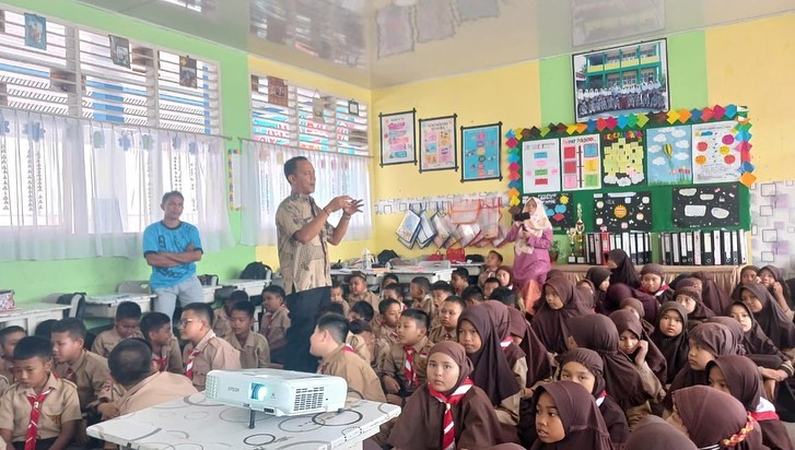 Dinas Lingkungan Hidup Kota Solok Sosialisasikan Pemanfaatan Sampah Rumah Tangga dengan Pola 3R