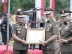 Mendagri Tito Karnavian Inspektur Upacara Gelar Pasukan Satpol PP dan Satlinmas se-Indonesia, Mahyeldi Ansharullah Terima Penghargaan Katua Bhakti Peduli Satpol PP