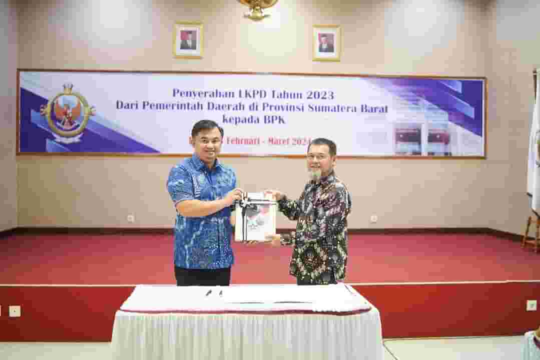 Pemerintah Kabupaten Dharmasraya Serahkan LKPD Tahun 2023