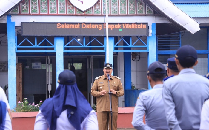 Wali Kota Solok Zul Elfian Umar Soroti Tantangan dan Perbaikan Saat Pimpin Apel Pagi