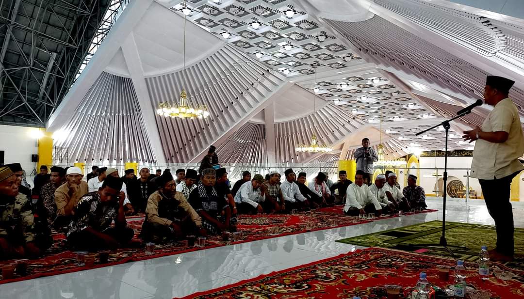 Bupati Sutan Riska Undang 500 Orang Imam Khatib dan Bilal Buka Bersama
