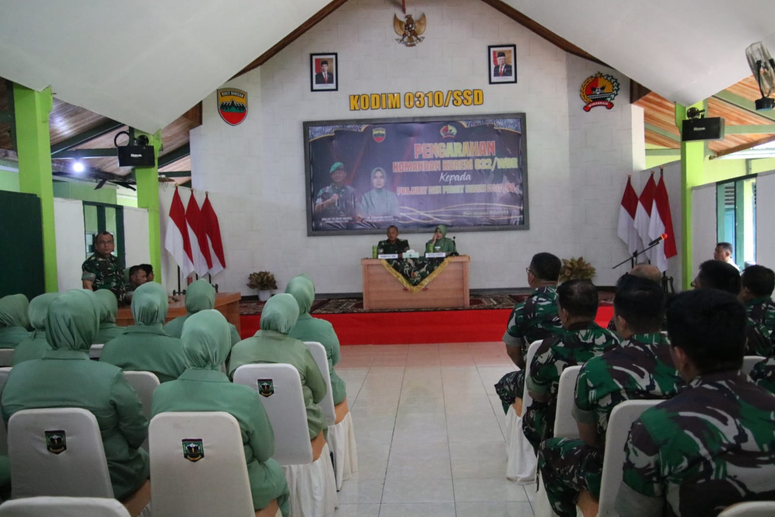 Danrem 032/WBR Brigjen TNI Rayen Obersyl Pamit Tugas Kepada Prajurit dan Persit di Kodim 0310 Sijunjung