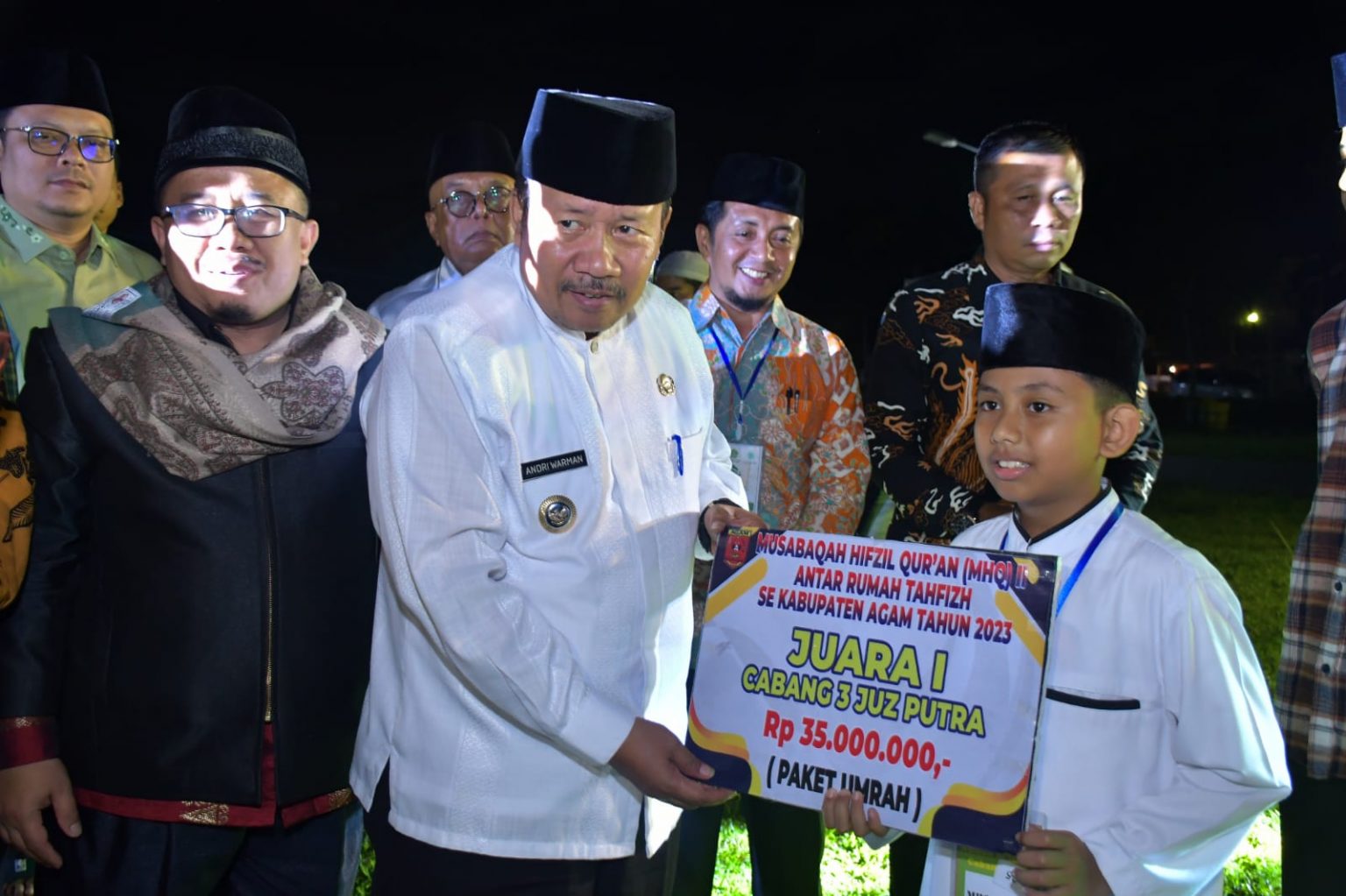 Pemerintah Kabupaten Agam Berangkatkan Umrah 16 Pemenang Musabaqah MTQN tingkat Sumbar ke 40