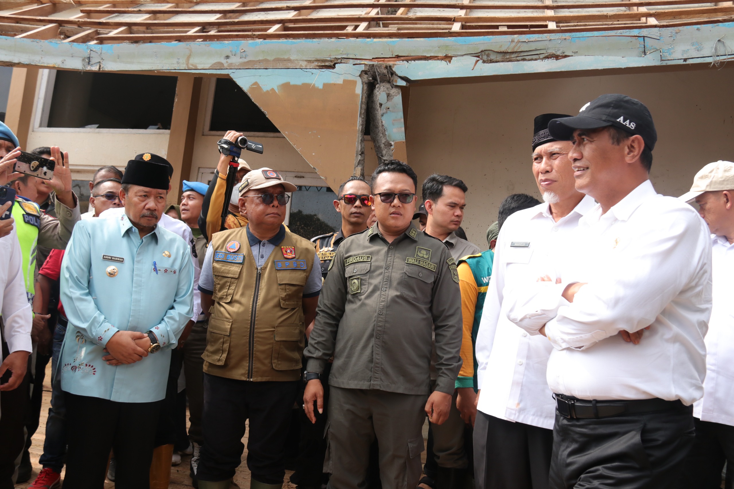 Bupati Agam Andri Warman Paparkan Rencana Penanganan Sektor Pertanian Pasca Banjir Bandang kepada Mentan