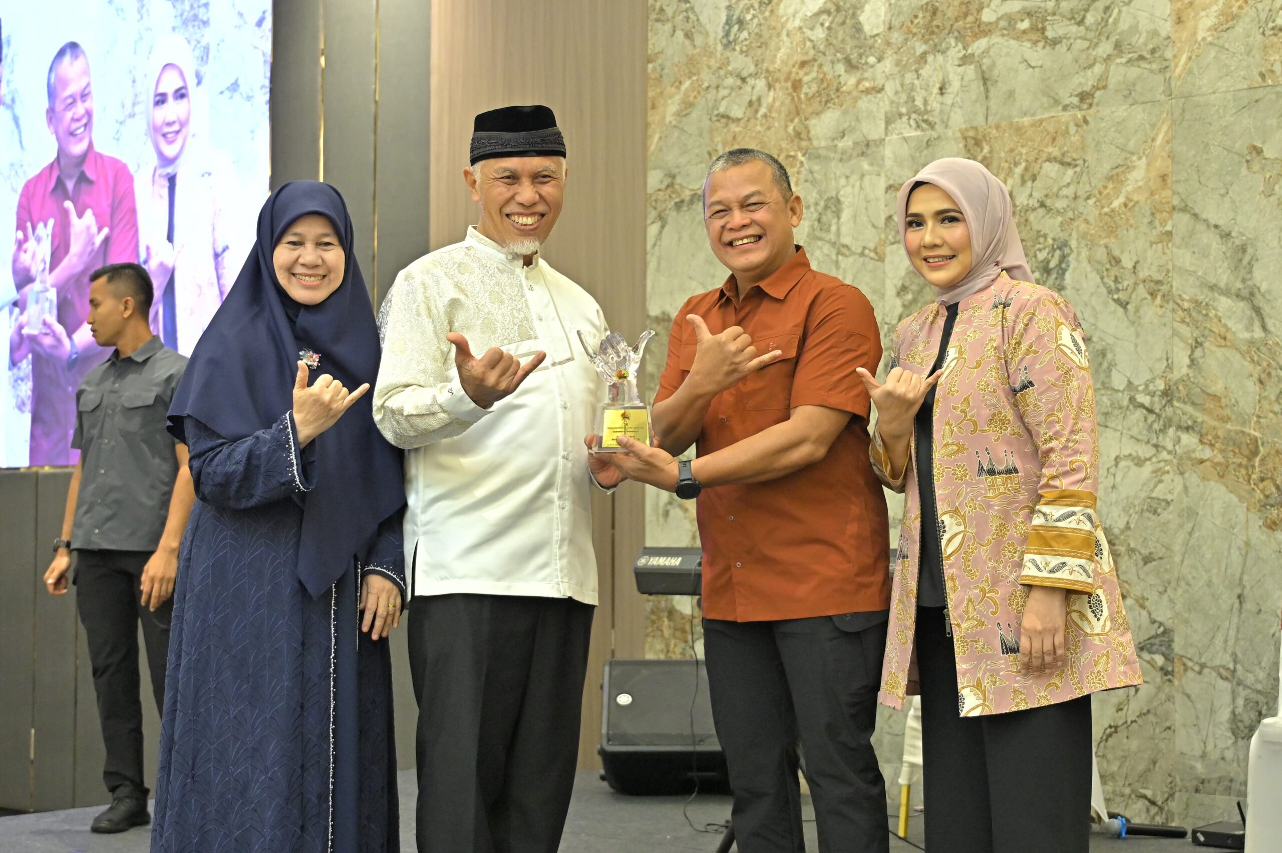 Danrem 032/Wirabraja Berganti, Gubernur Mahyeldi Ansharullah Tegaskan Peran Korem 032/Wbr bagi Teritorial dan Masyarakat Sumbar