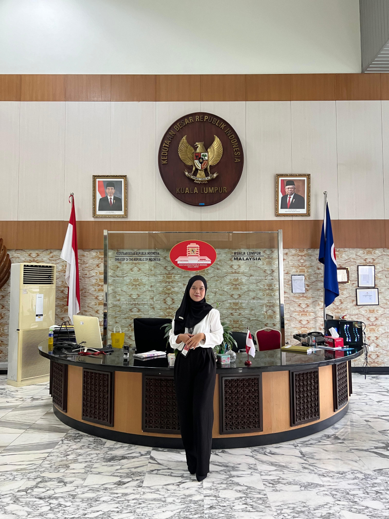 Deni Friska Yulianti, Mahasiswa UNP FBS mewakili Sumatera Magang di KBRI Kuala Lumpur