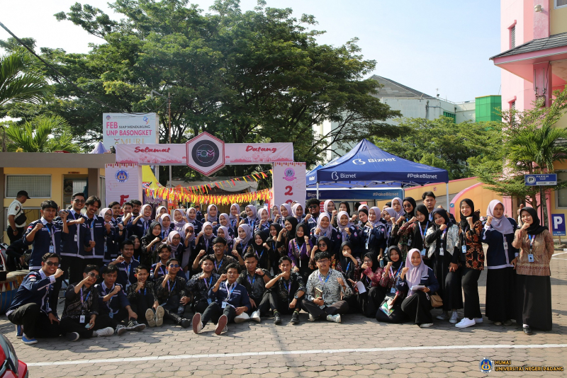Festival of Management Bertemakan "A Carnival of Leadership and Success, Meniti Kesuksesan Lewat Kearifan Kepemimpinan