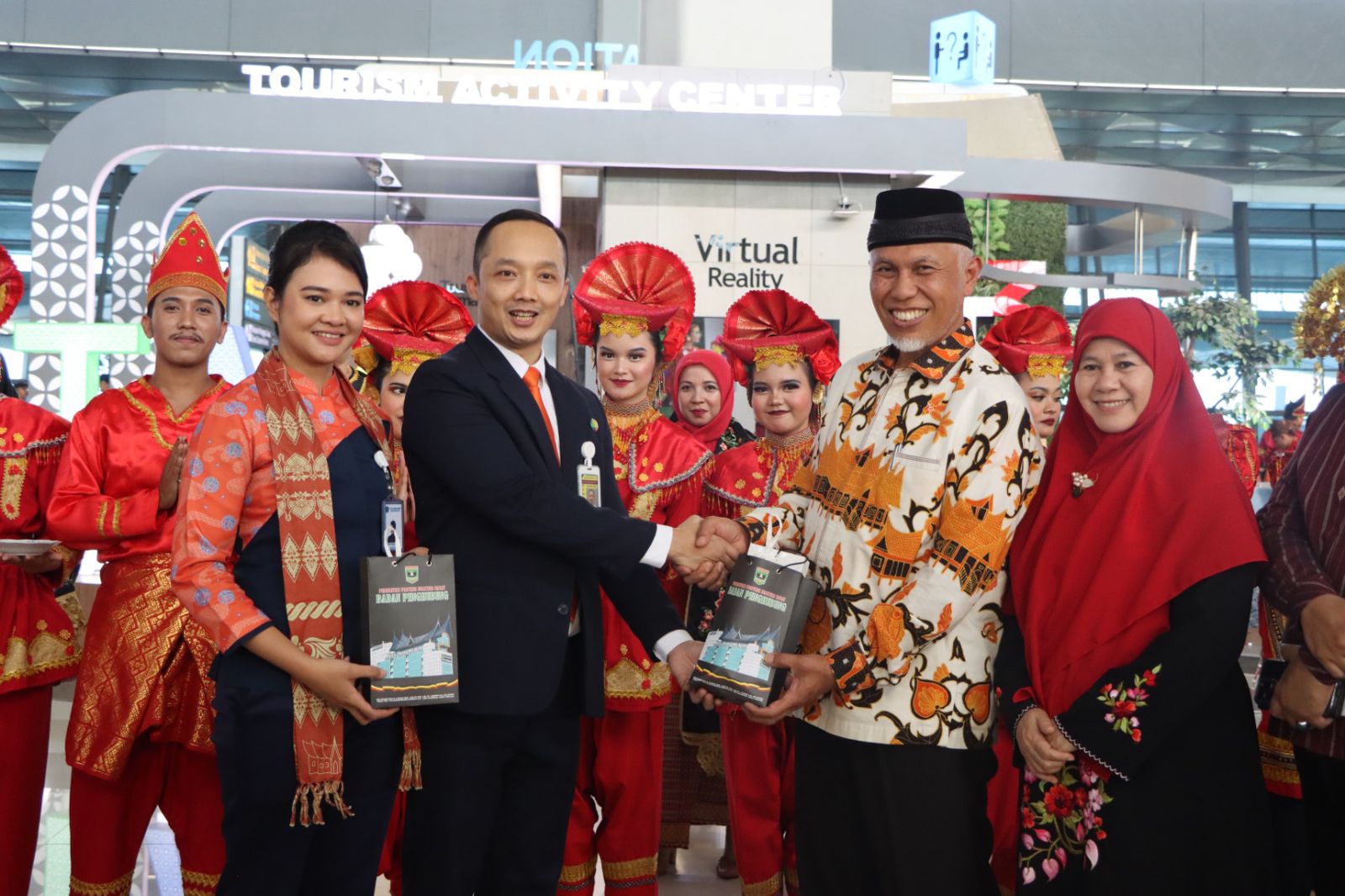 Pemprov Sumbar Gelar Parade Seni Budaya Minangkabau untuk Promosikan Keelokan Budaya Lokal di Jakarta
