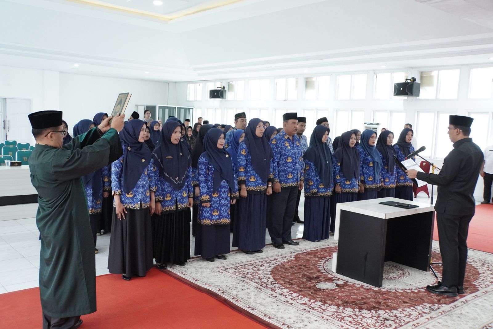 Sonny Budaya Putra Melantik 28 Penjabat Fungsional dan 22 Pensiunan Terima Penghargaan