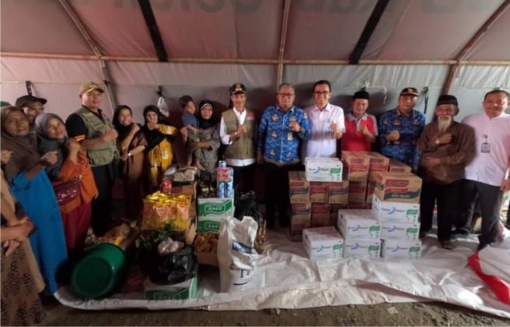 Wabup Yulian Efi Kunjungi Warga Terkena Banjir Bandang dan Longsor, Pengungsi Sungai Manau Happy